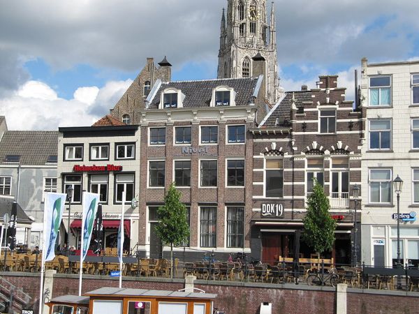 Wandelend door historisch Breda